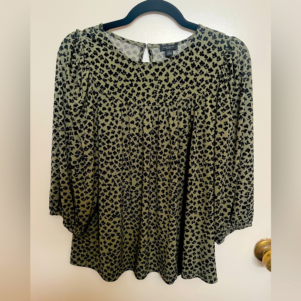 Gorgeous Ann Taylor top